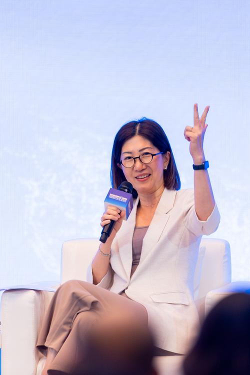 富盈策略 港交所CEO陈翊庭：港股IPO排队企业超160家，A+H形成良性联动