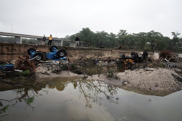 银河策略 洪灾已致至少67人死亡 美联邦紧急事务管理局在得州启动紧急状态