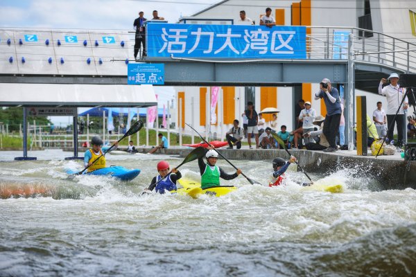 配亿多配资 赛场升级赛事更刺激精彩，十五运会激流回旋测试赛顺利举行